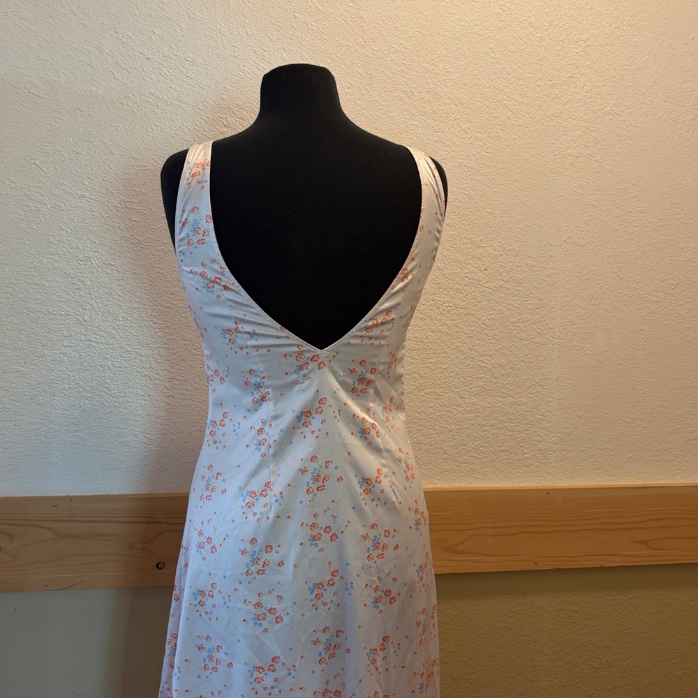 Urban Outfitters Floral Silky  Dress - White with Peach Flowers - Picture 5 of 7